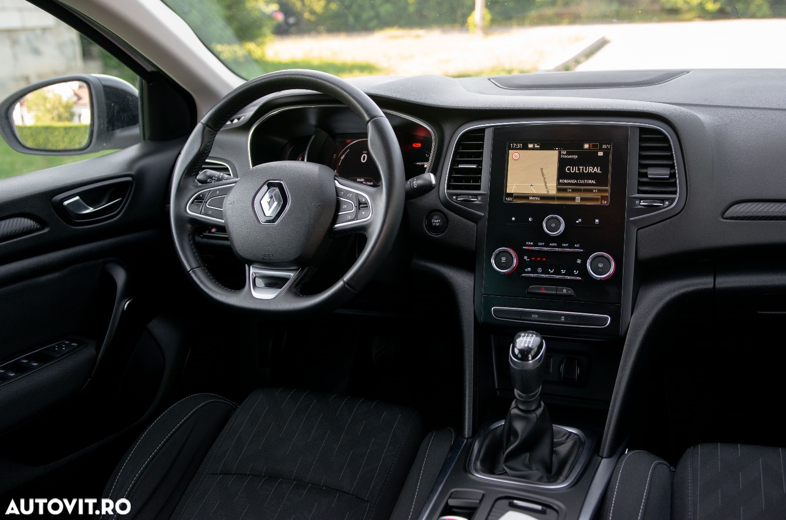 Renault Megane BLUE dCi 115 BUSINESS EDITION - 17
