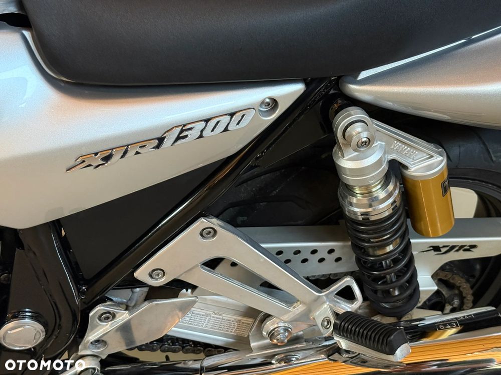 Yamaha XJR - 13