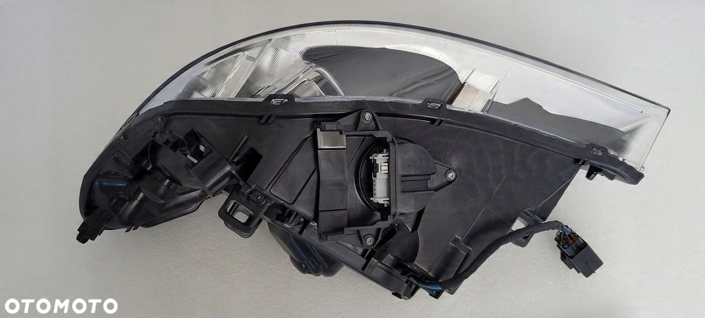 LAMPA PRAWA PRZÓD VOLVO V60 I S60 II 2010-2013 XENON 9 PIN 31420674 - 12