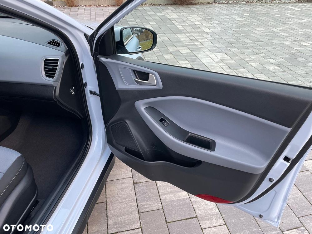 Hyundai i20 blue 1.4 Active Select - 19