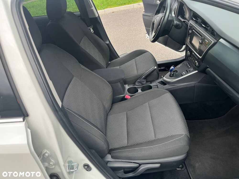 Toyota Auris 1.8 HSD Luna - 16