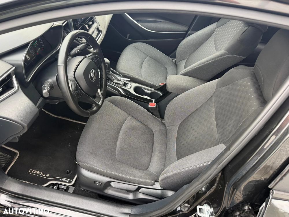 Toyota Corolla 1.8 HSD Dynamic - 11