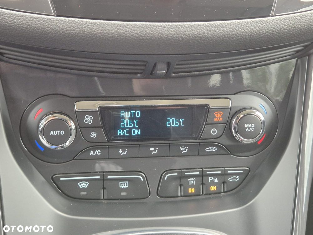 Ford Kuga 2.0 TDCi 4x4 Titanium - 38