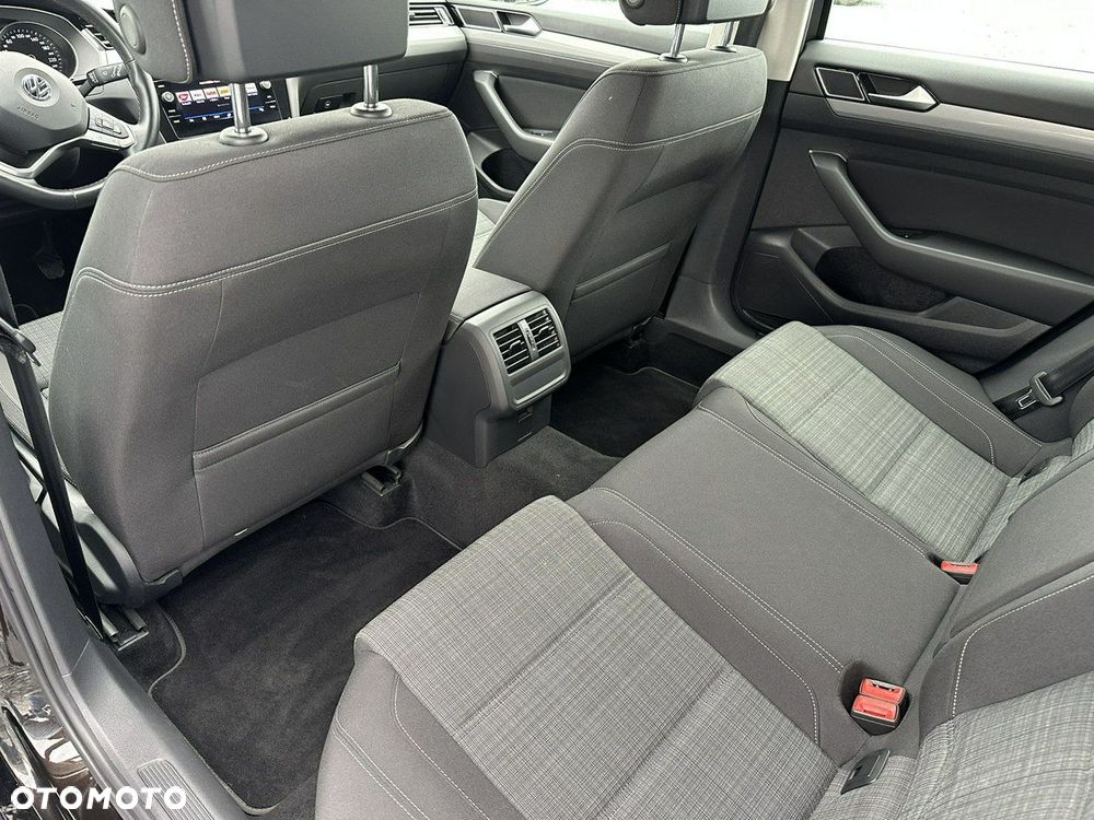 Volkswagen Passat 2.0 TDI EVO Business - 25