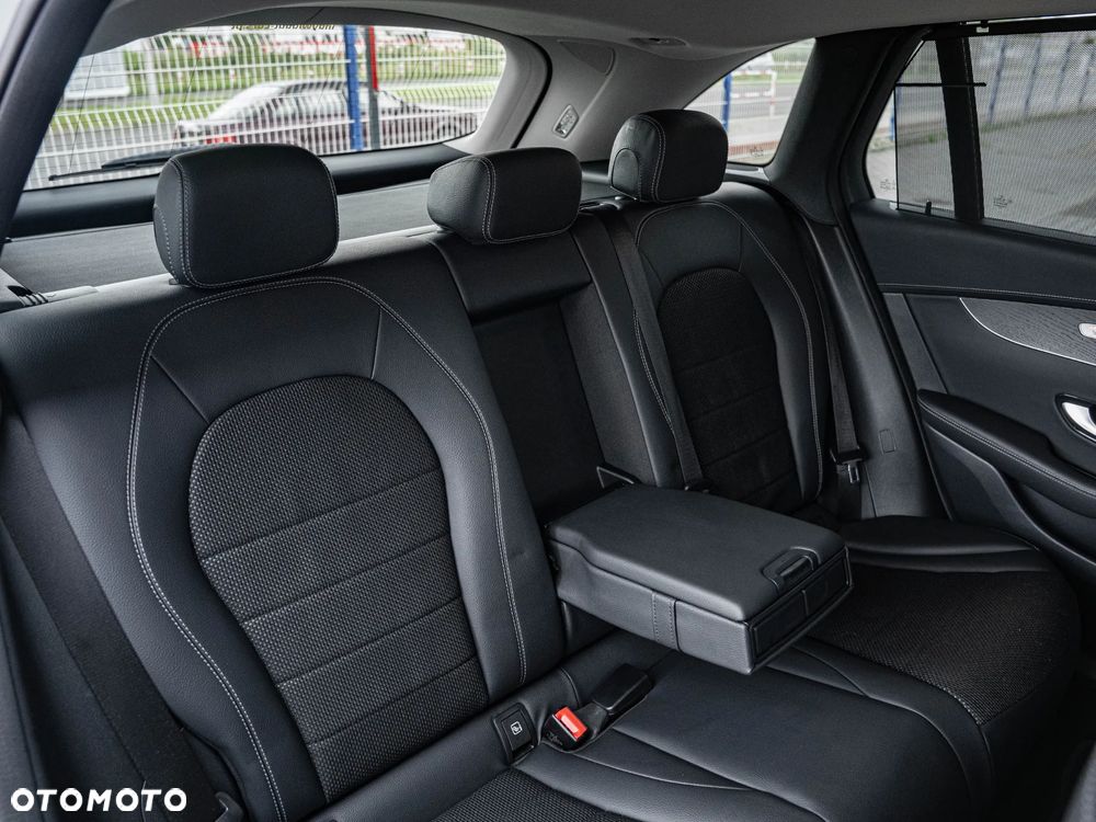 Mercedes-Benz GLC 220 d 4Matic 9G-TRONIC Exclusive - 26
