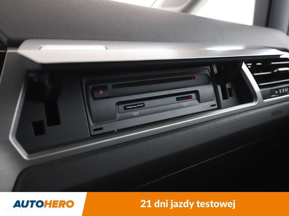 Volkswagen Touran - 33