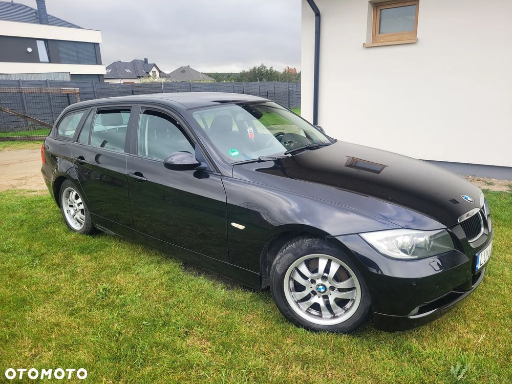 BMW Seria 3 320d DPF Touring - 4
