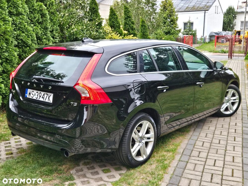 Volvo V60 T3 Momentum - 8