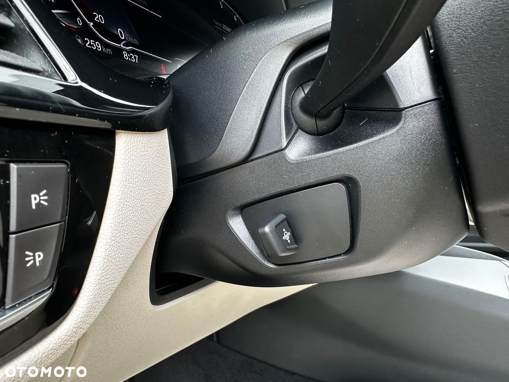 BMW Seria 5 520d Touring Luxury Line - 15