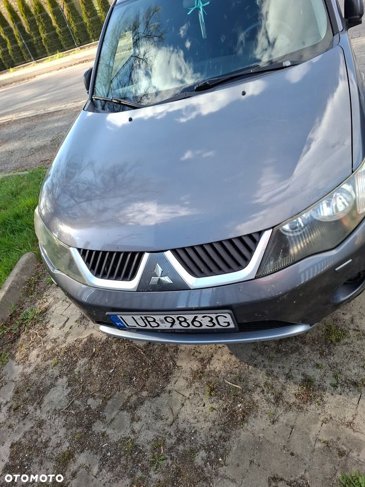 Mitsubishi Outlander 2.4 4WD Intense - 10
