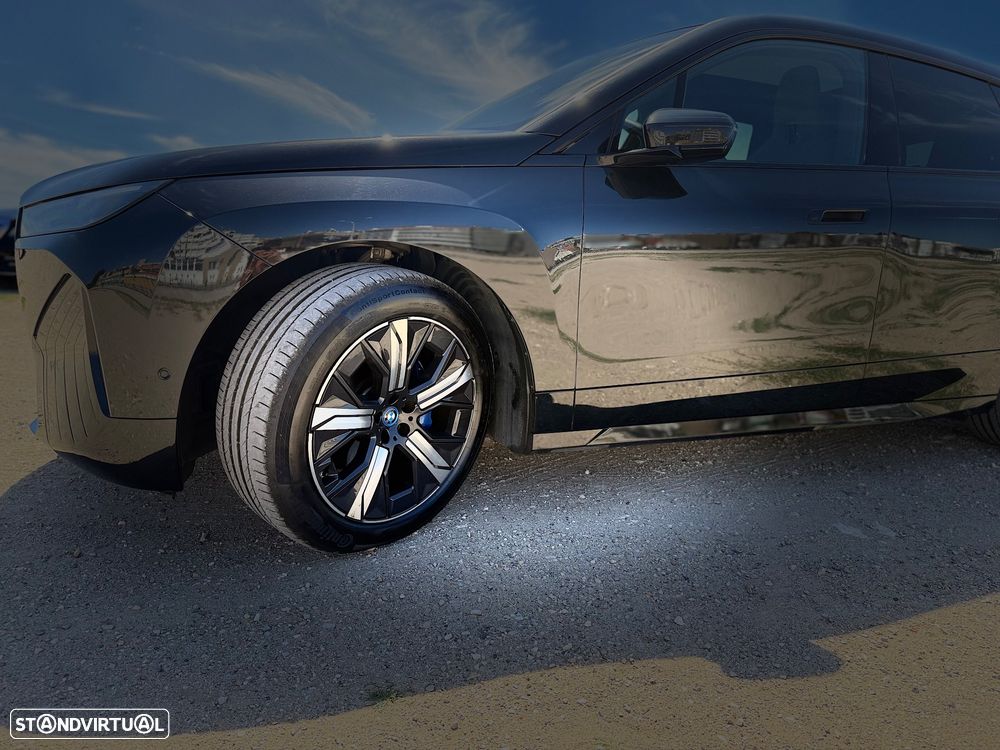 BMW iX xDrive 50 Pack Desportivo — fotografia 22