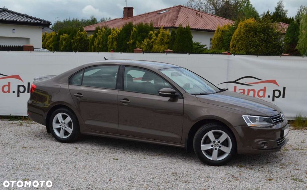 Volkswagen Jetta - 5