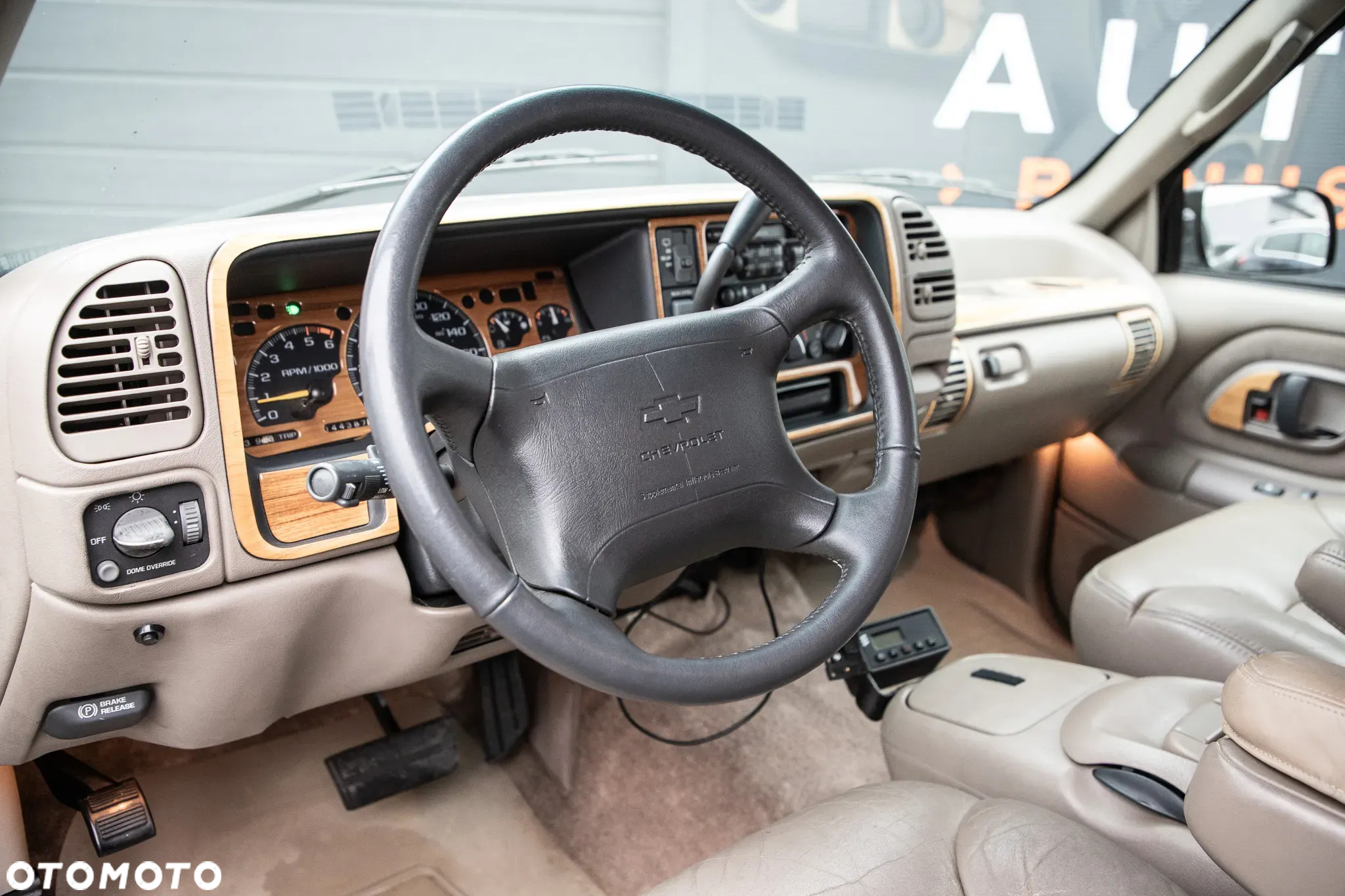 Chevrolet Tahoe - 12