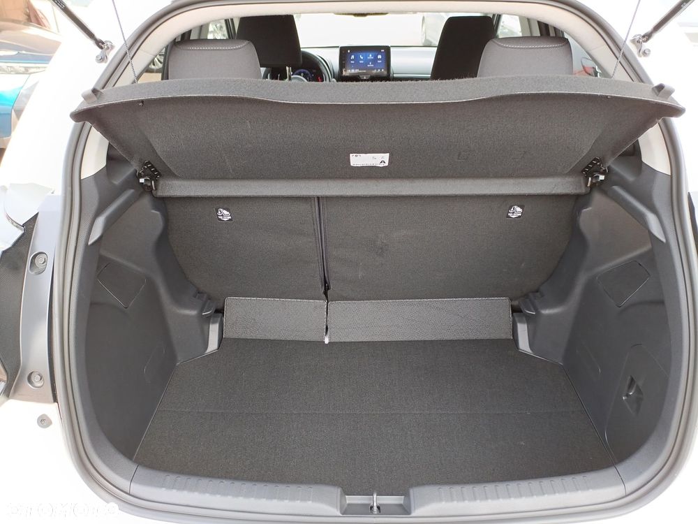 Toyota Yaris Hybrid 1.5 Style - 19