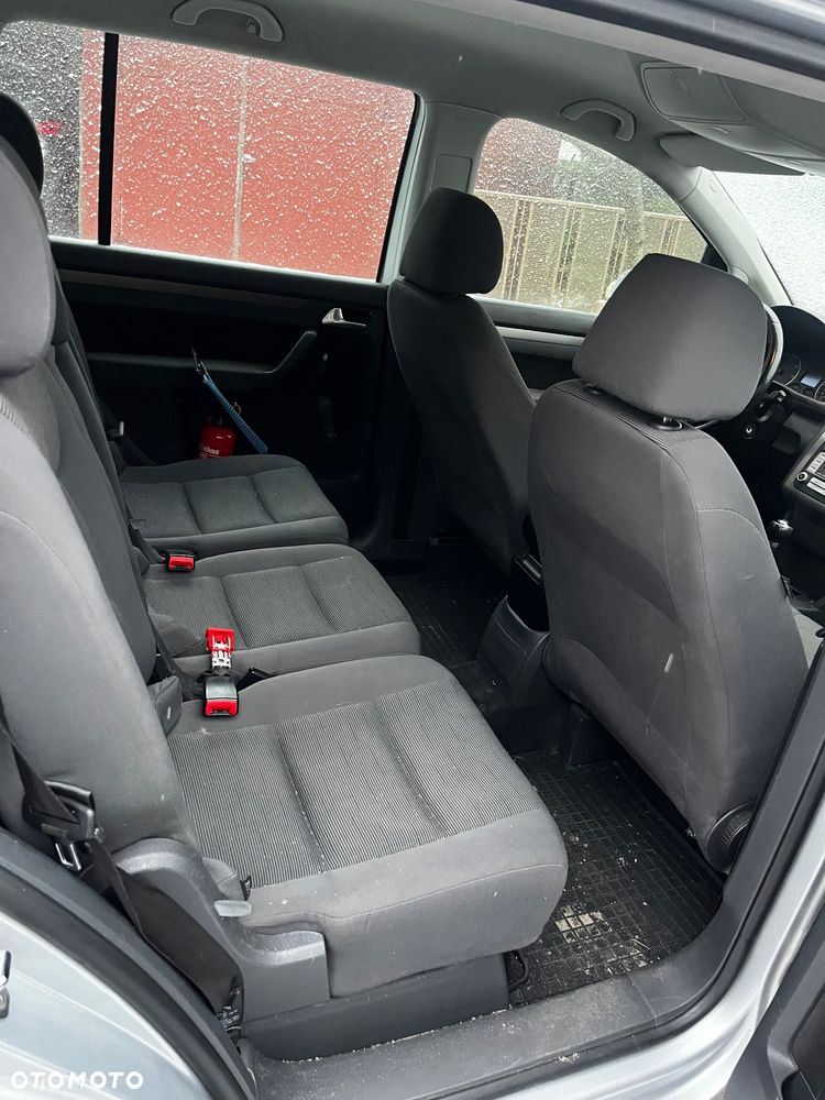 Volkswagen Touran 1.9 TDI DPF Conceptline - 13