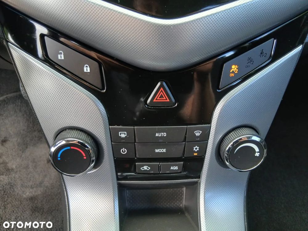 Chevrolet Cruze 1.8 LTZ - 28