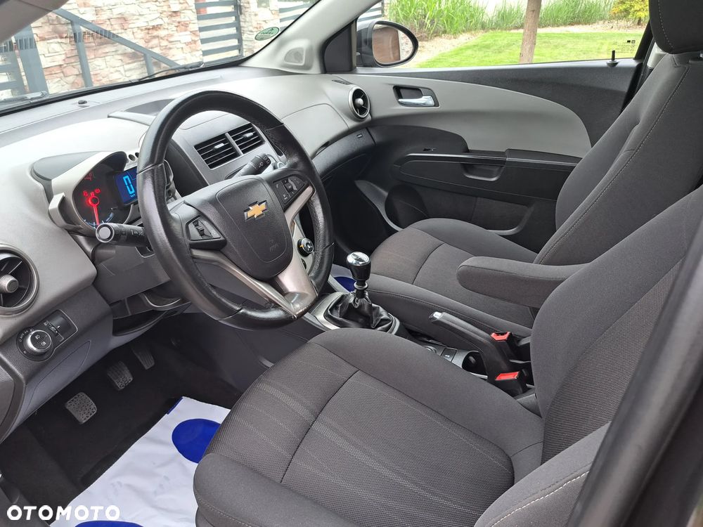 Chevrolet Aveo 1.6 LTZ - 12