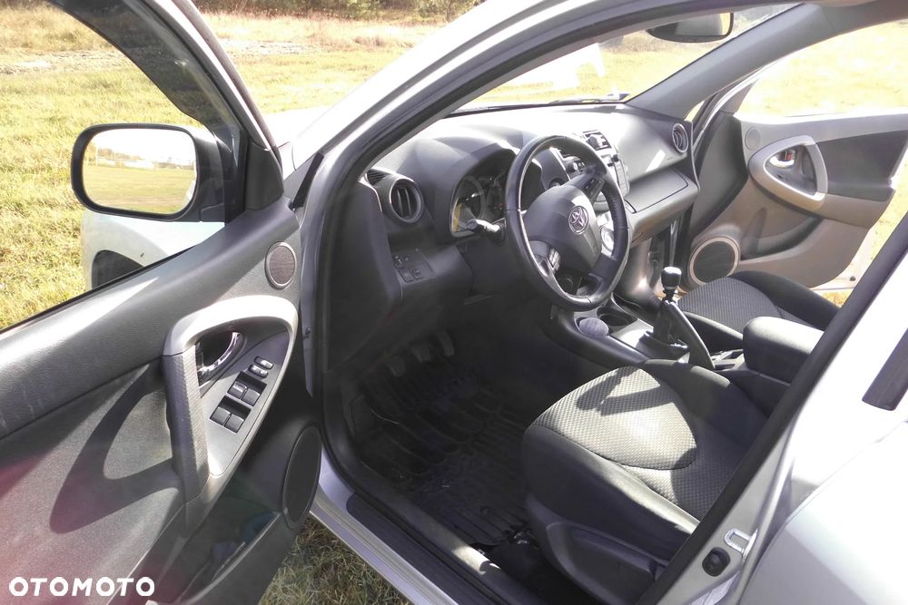 Toyota RAV4 - 14