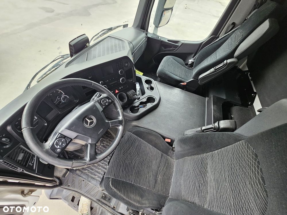 Mercedes-Benz Arocs - 18