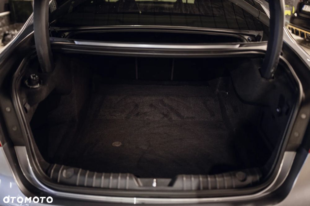 Jaguar XF 2.0 i4D AWD R-Sport - 36