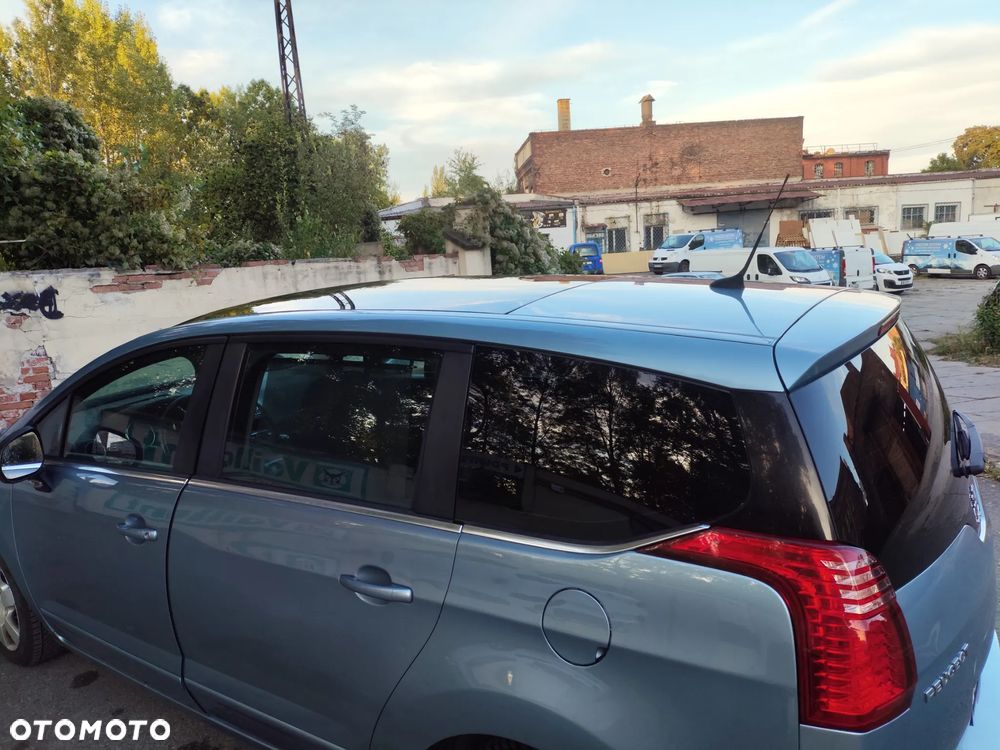 Peugeot 5008 HDI FAP 110 EGS6 Premium - 4