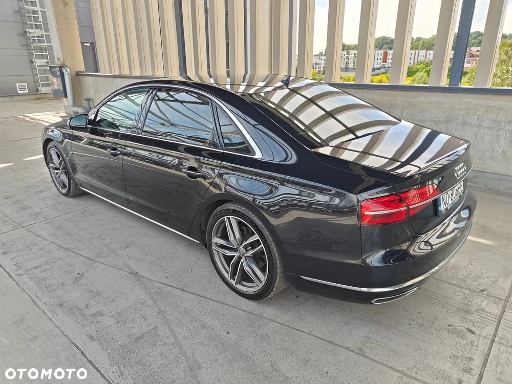 Audi A8 - 6