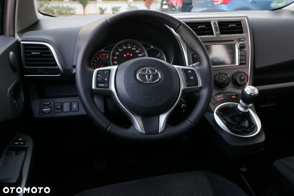 Toyota Verso S 1.33 Premium - 13