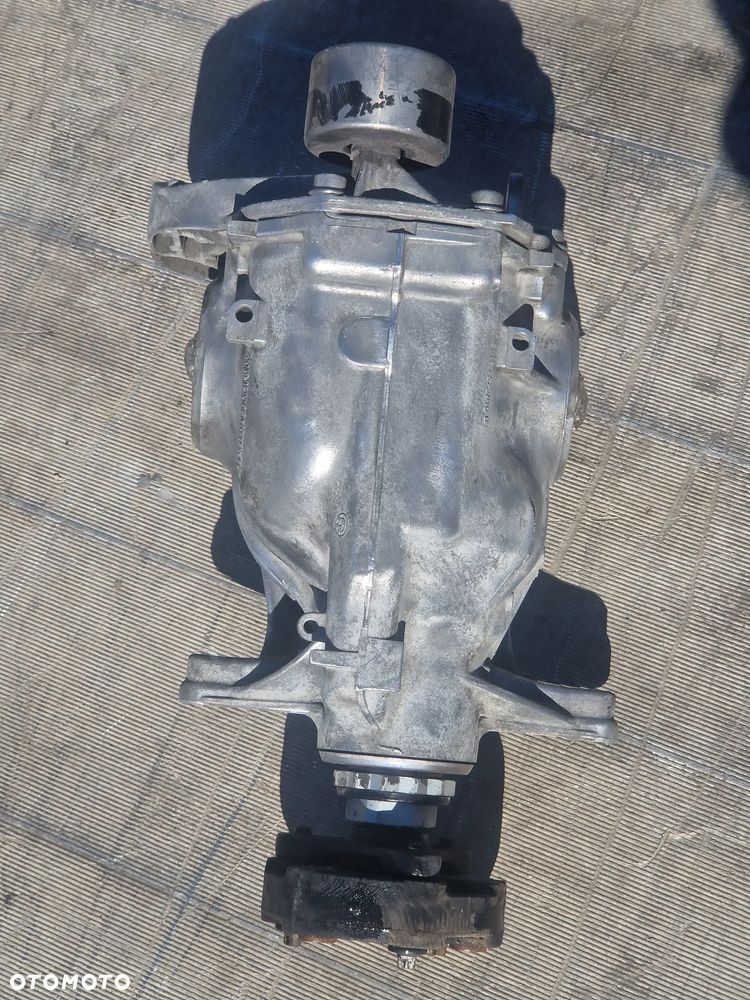 F10 F11 F01 F02 7584448 3.08 TYLNY DYFERENCJAŁ - 3