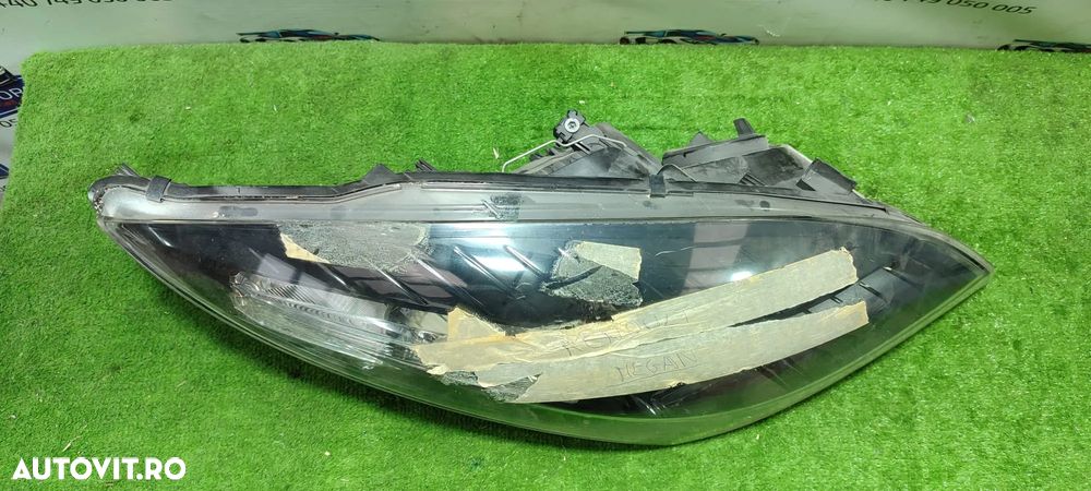 FAR DREAPTA HALOGEN RENAULT MEGANE 3 / COD OEM 260103187R / 0301244204 2008-2013 (4E2) - 2