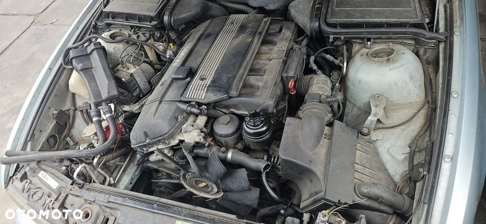BMW E39 LIFT 525IA M54B25 00 - 03 - CZYTNIK PLYT RADIA CD - 21