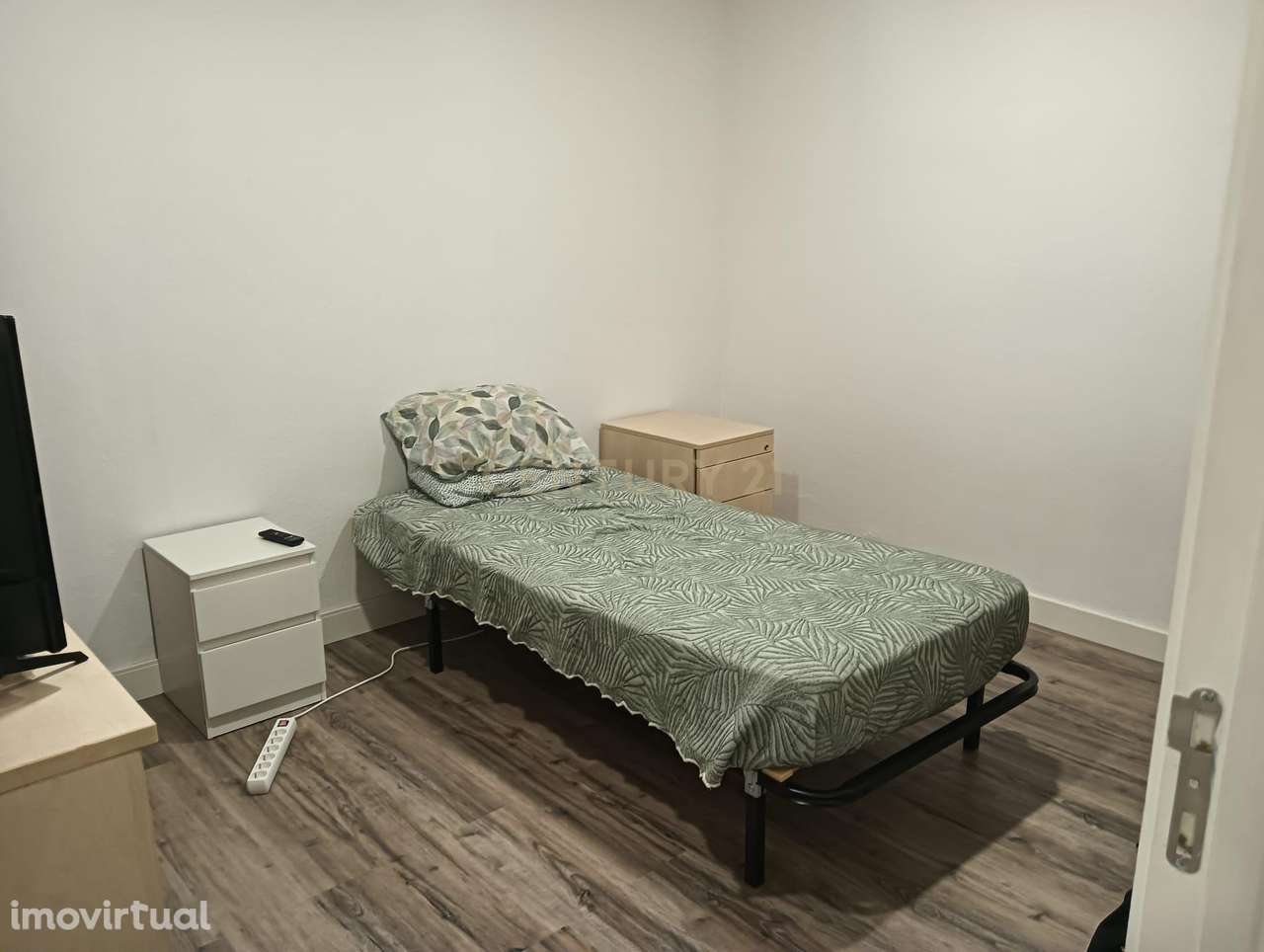 Loja convertida em 2 Estúdios Habitação - T3 + T0 - Arrentela - Grande imagem: 2/9