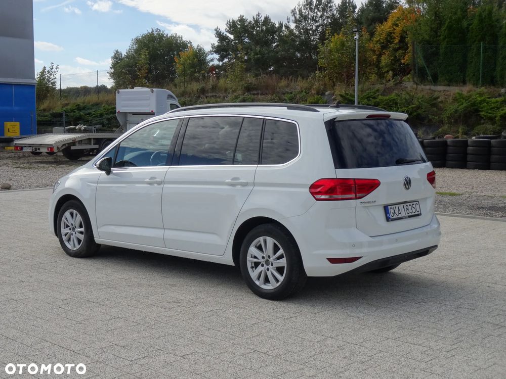 Volkswagen Touran - 8