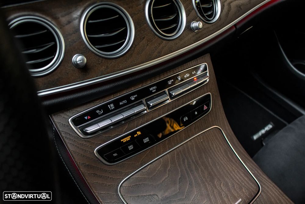 Mercedes-Benz E 300 de 4Matic T 9G-TRONIC Night Edition - 24