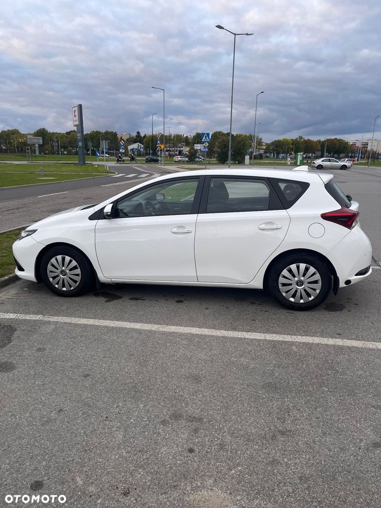 Toyota Auris - 1