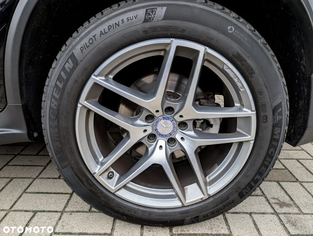 Mercedes-Benz GLC 220 d Coupe 4Matic 9G-TRONIC AMG Line - 38
