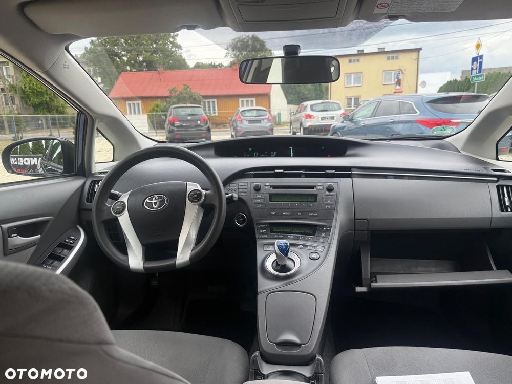 Toyota Prius Plug-in 1.8 HSD Sol - 10