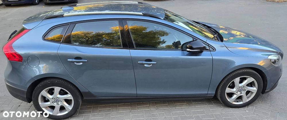 Volvo V40 Cross Country - 13