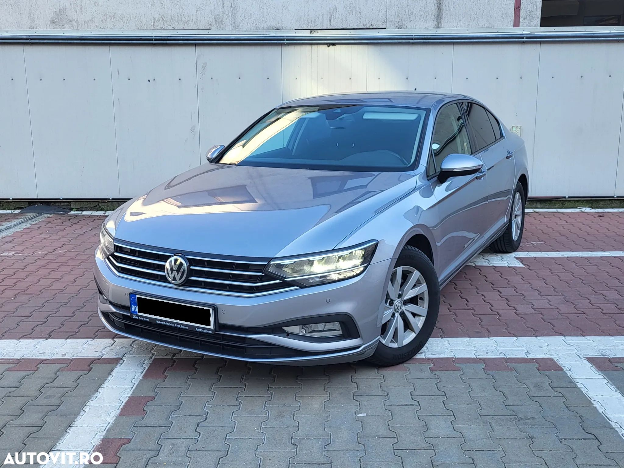 Volkswagen Passat 2.0 TDI Advance - 1