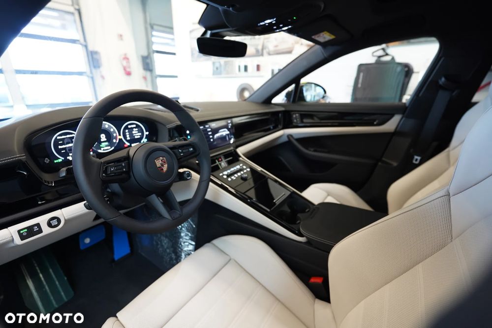 Porsche Panamera - 8