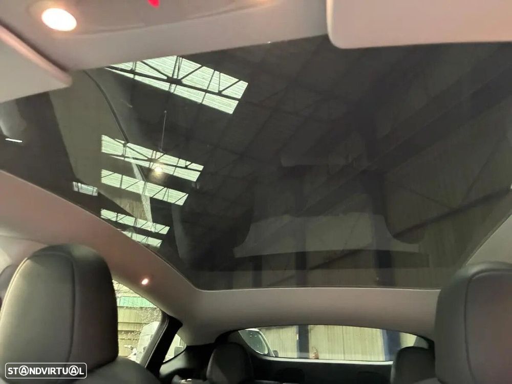 Tesla Model Y RWD - 15