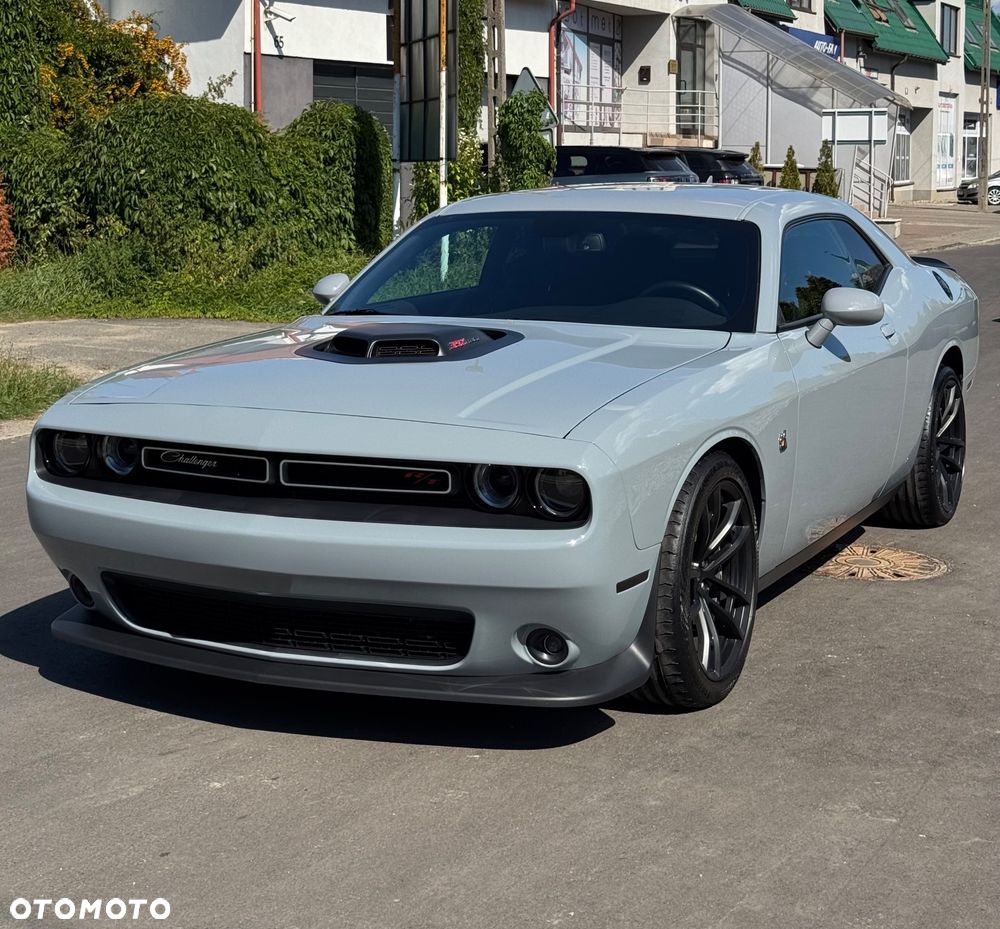 Dodge Challenger - 7
