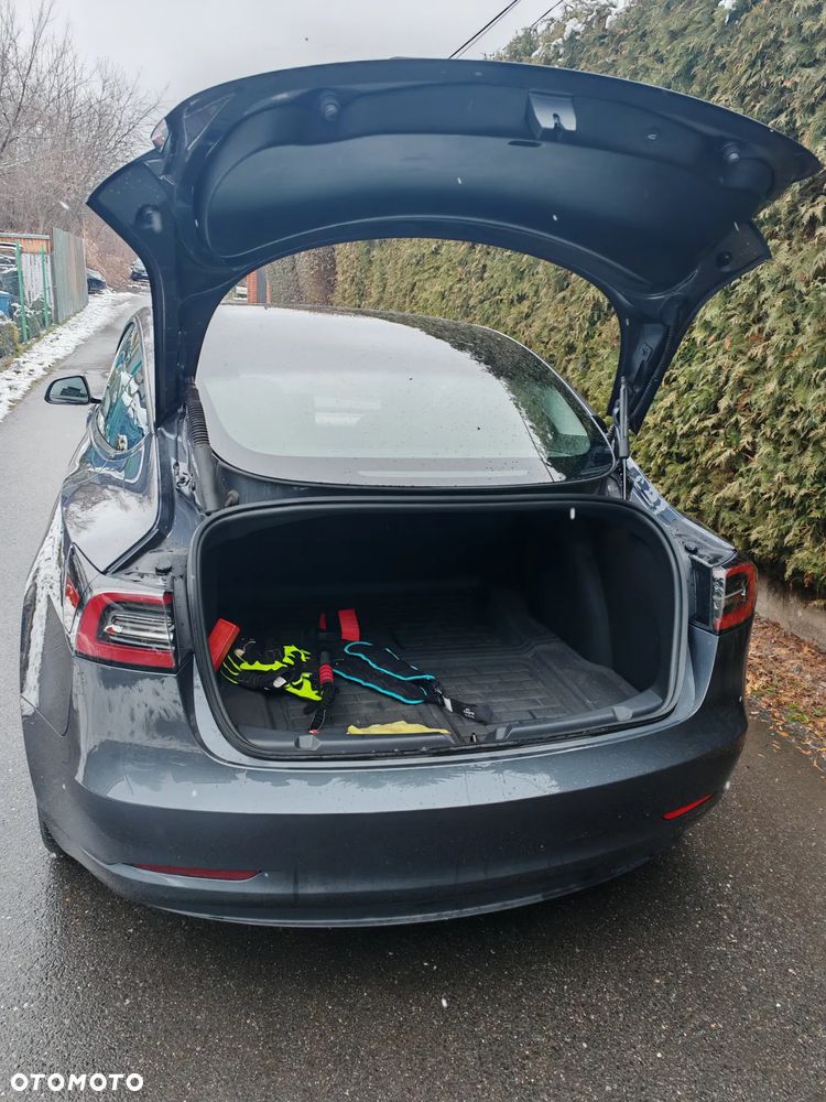 Tesla Model 3 Langstreckenbatterie Allradantrieb Dual Motor - 7