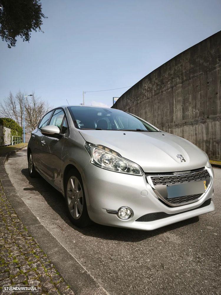 Peugeot 208 1.6 e-HDi Allure - 2