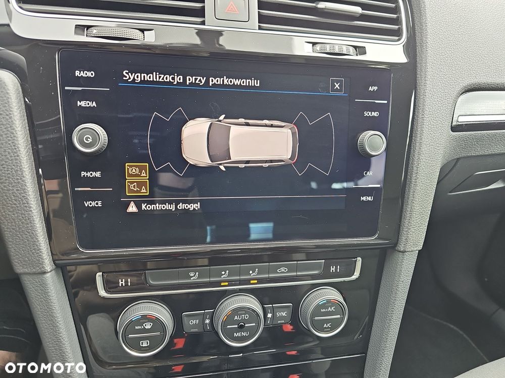 Volkswagen Golf - 27