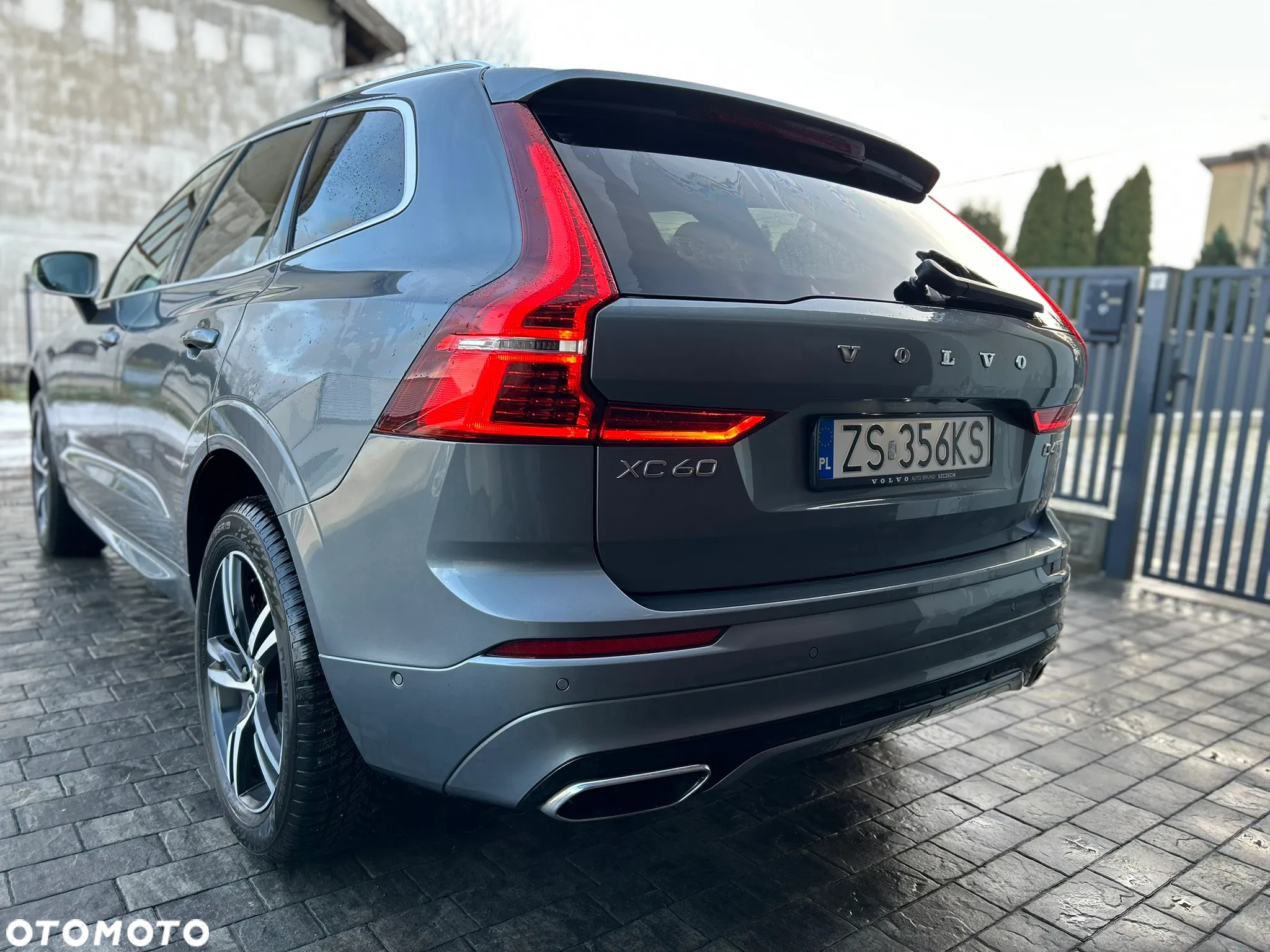 Volvo XC 60 D4 R-Design - 13