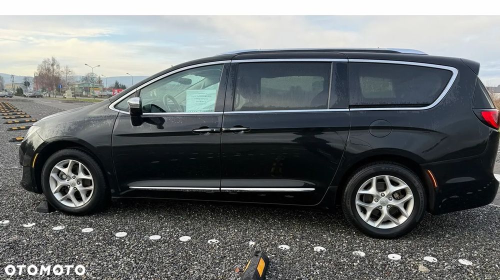 Chrysler Pacifica - 7