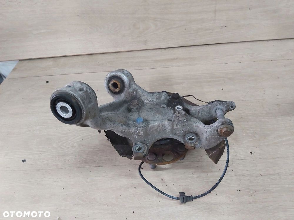 Honda Civic VIII 8 sedan zwrotnica piasta prawy tył SEDAN - 2