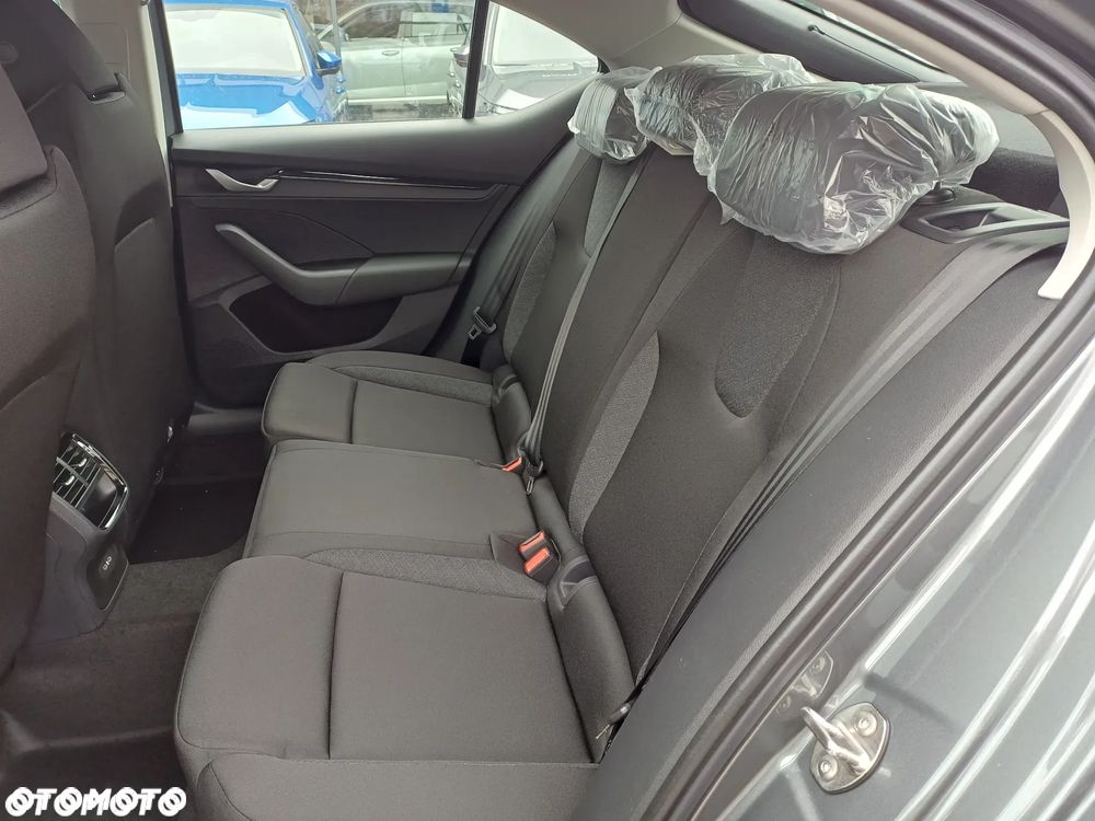 Skoda Octavia 1.5 TSI mHEV Drive Essence DSG - 20