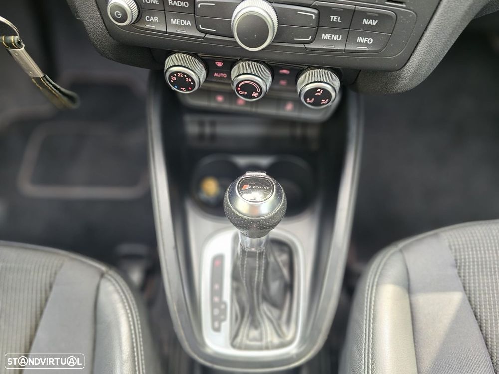 Audi A1 Sportback 1.6 TDi S-line S tronic - 10
