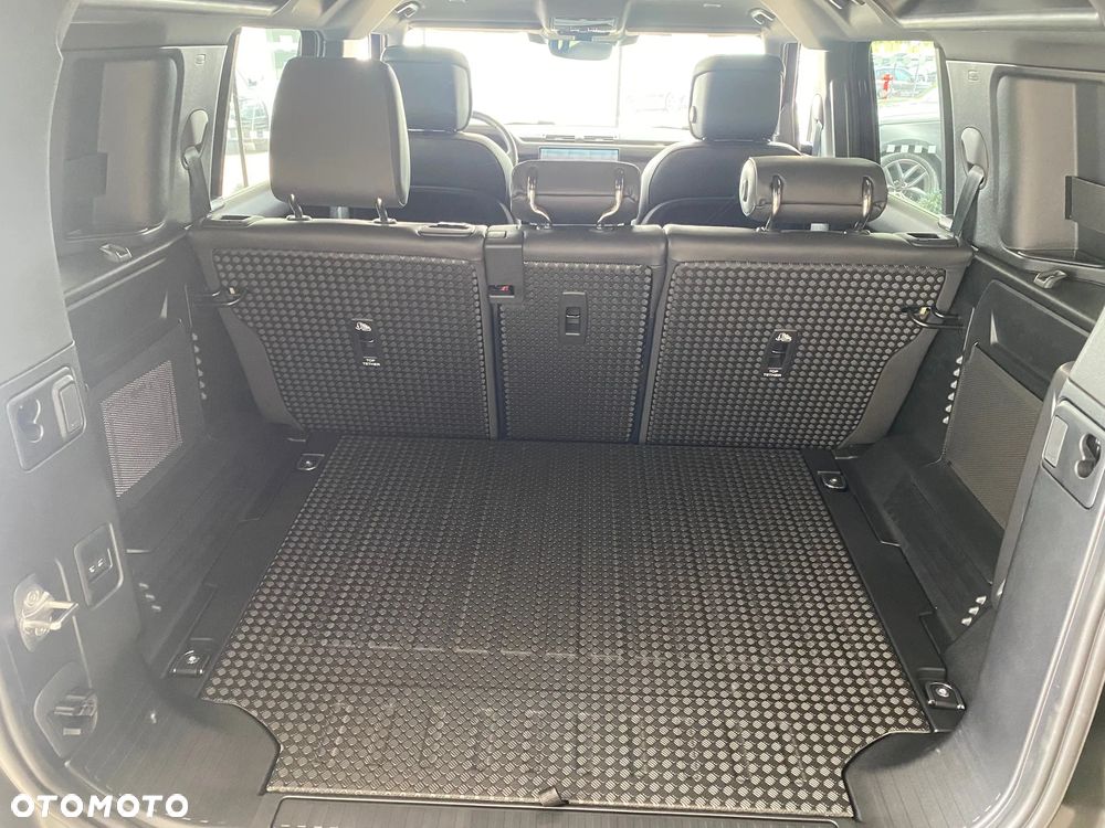 Land Rover Defender 3.0 D350 mHEV X-Dynamic SE - 11